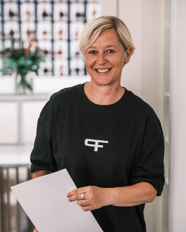 Corinna, Praxisassistenz (Hover)