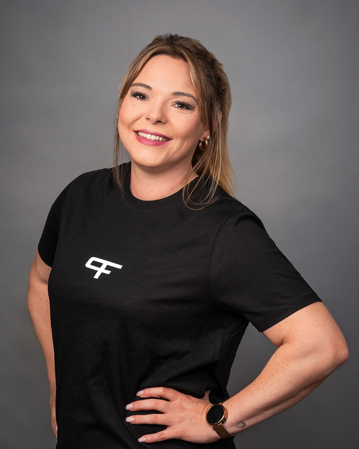 Isabell, Kursleiterin und Servicekraft